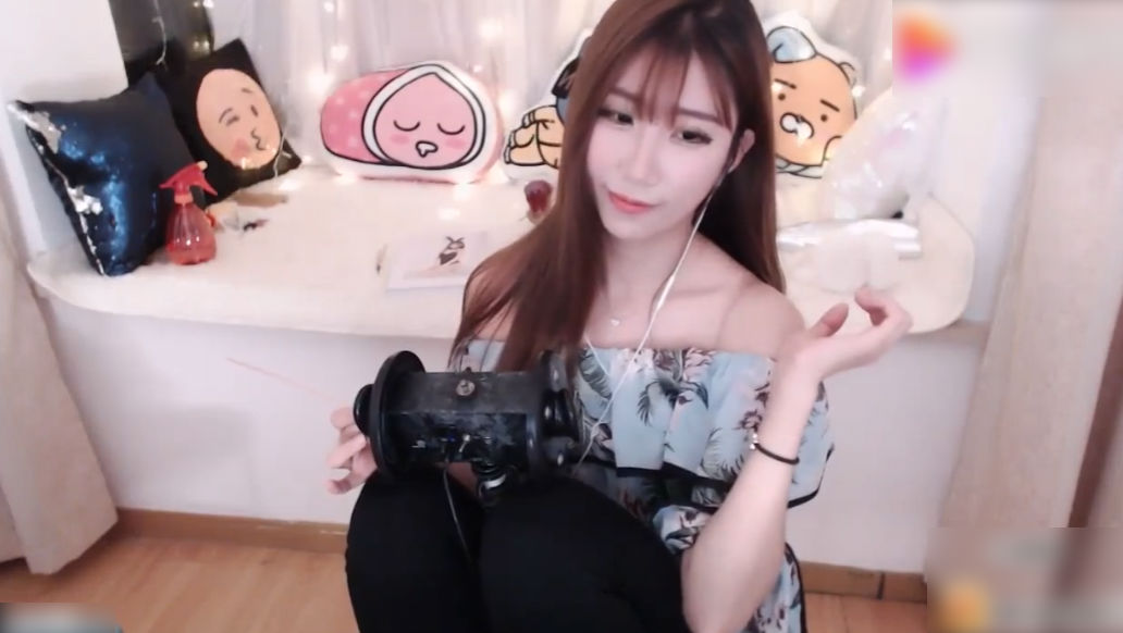 主播可爱的埋埋asmr视频 掏耳助眠直播切片-[可爱的埋埋]