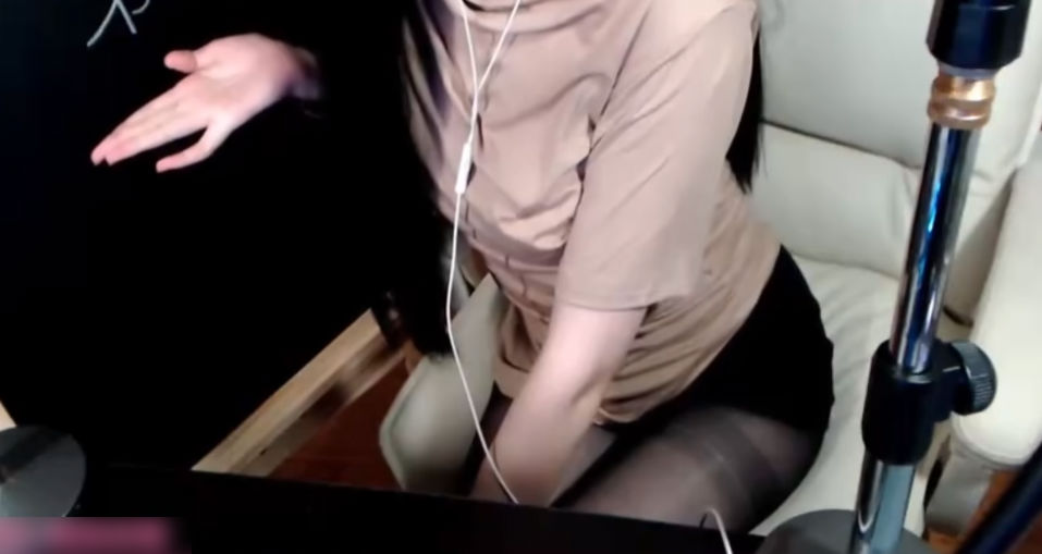 斗鱼主播婉儿别闹黑板写字直播切片-[婉儿别闹]