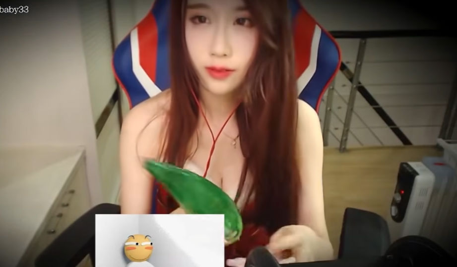 轩子巨二兔圣诞直播切片2s- 轩子巨二兔[48分钟]