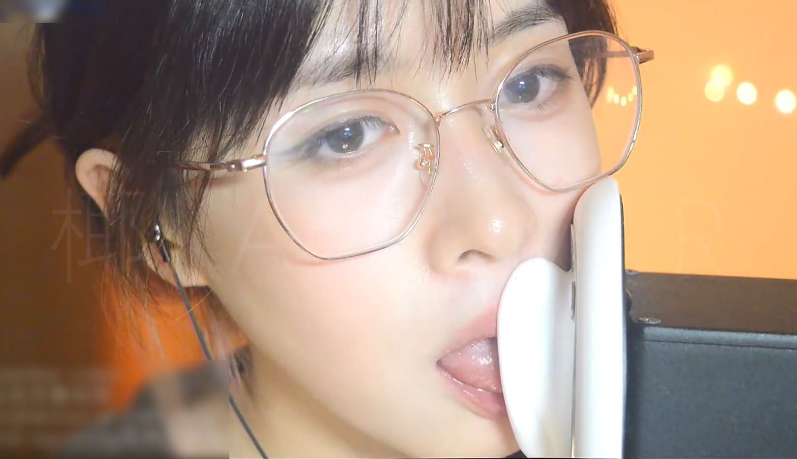 其实是椰子啦 价值140元舰长vip福利v210-[其实是椰子啦]544M/29分钟]