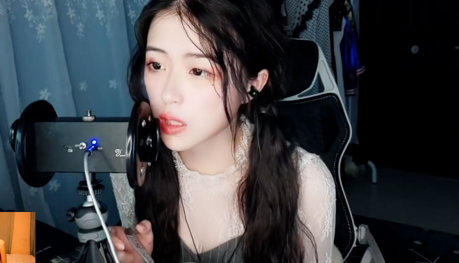 18年的斗鱼~直播鱼子溪，纯欲妆-[momo桃桃][1小时]