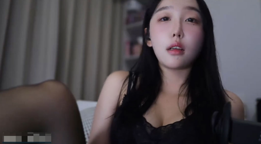 酥酥学姐5月视频包v1-[11分钟]