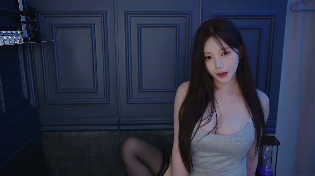 yoonying会员自购 蜘蛛侠皮衣-[23分钟]