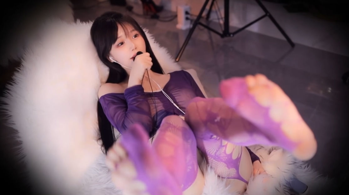 阿稀稀大魔王会员限定包姐姐穿紫色套装-[17分钟]